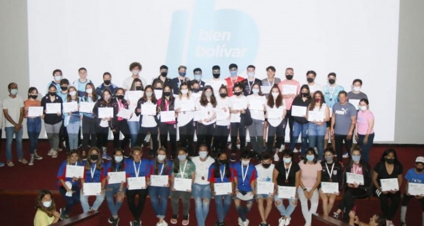 El intendente Pisano reconoció a los deportistas locales que participaron de los Juegos Bonaerenses 2021