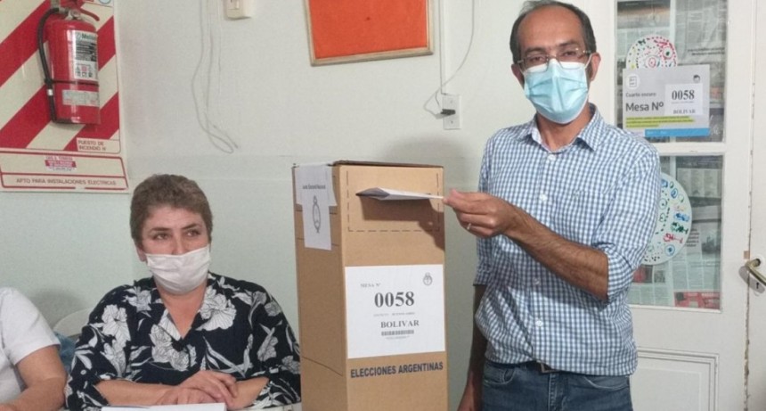Vot&oacute; el Intendente Municipal Marcos Pisano