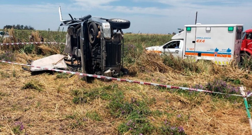 Una docente que viajaba por el camino vecinal desde Pirovano a Urdampilleta, sufrió un vuelco