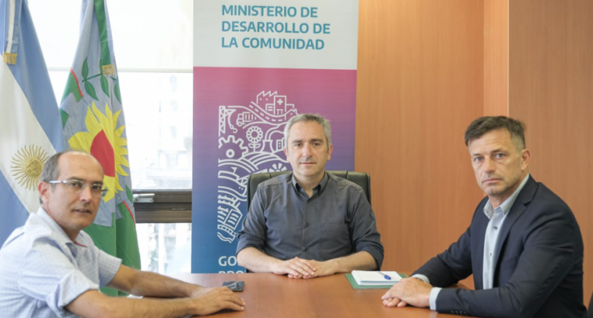 Junto al Ministro Andrés Larroque, Pisano y Bucca salvaron la obra eléctrica para los 164 Lotes con Servicios