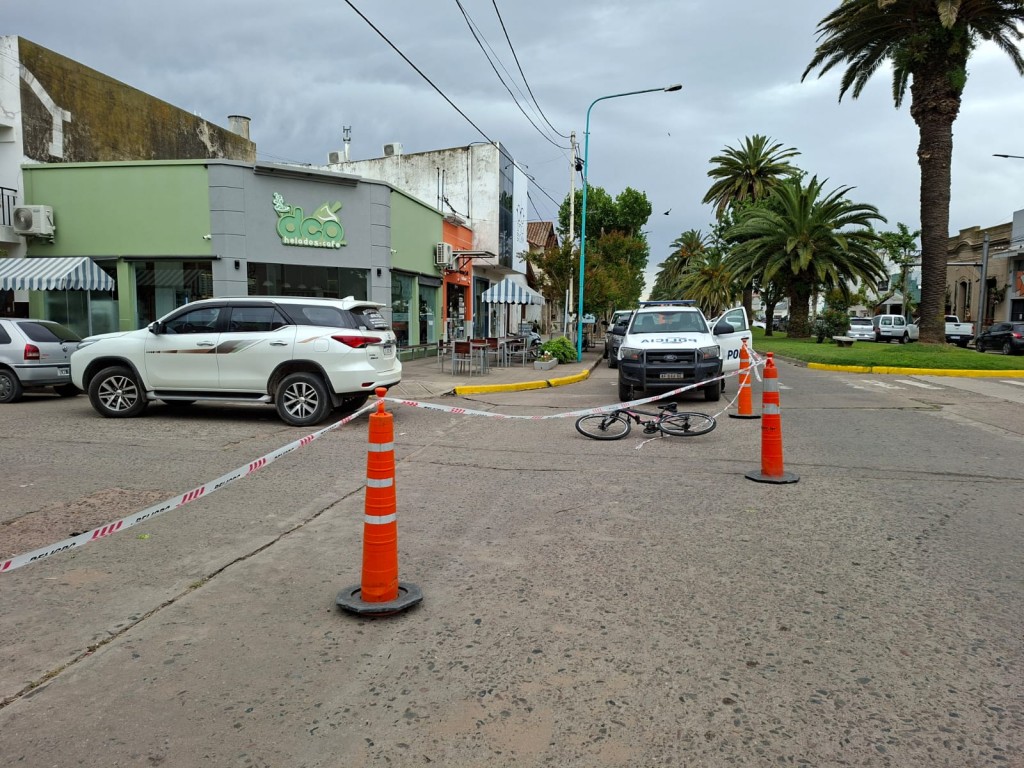 Colisión en Boer y avenida Almirante Guillermo Brown, una mujer debio ser hospitalizada 