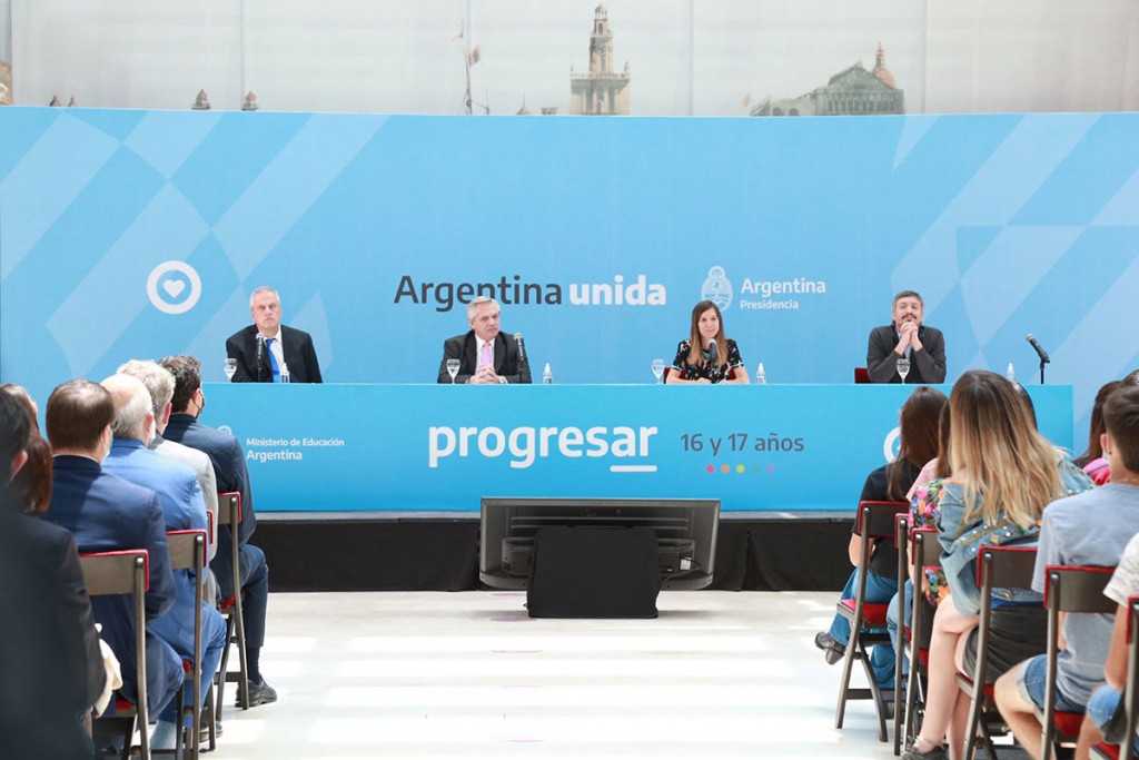 El presidente anunció la ampliación de las becas PROGRESAR para adolescentes de 16 y 17 años