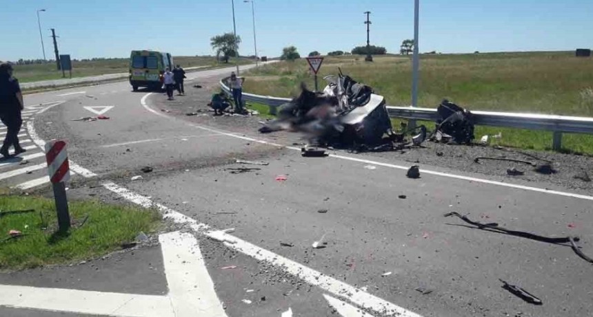 Guaminí: Una familia entera murió al chocar de frente contra un camión 