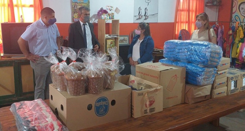 Como acci&oacute;n solidaria conjunta el Banco Credicoop y la Cooperativa Obrera realizaron donaciones a comedores y merenderos