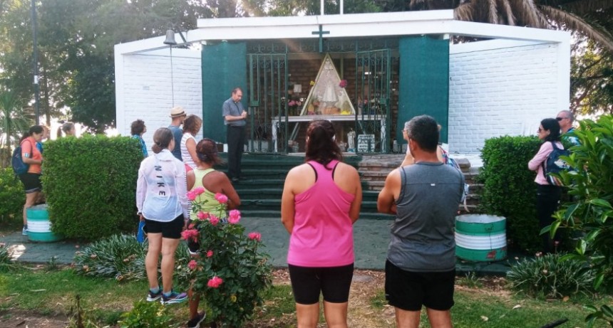 Finalmente, un grupo de peregrinos llegó hoy temprano a la Virgen del Monte de los Recuerdos