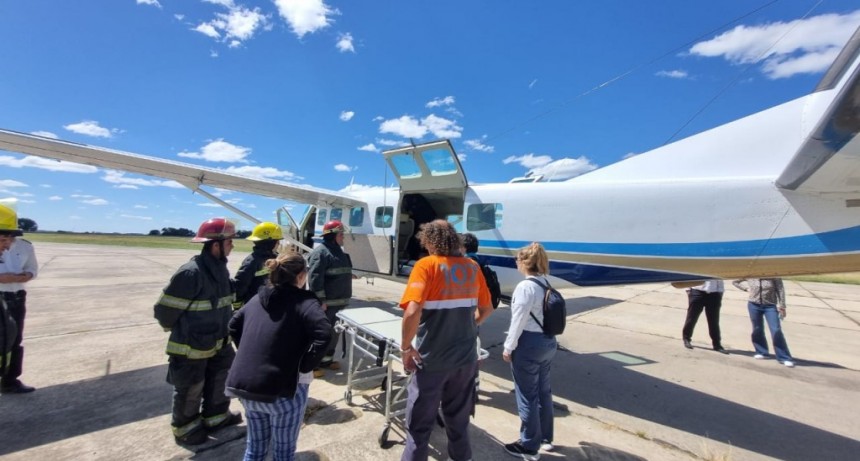 En articulación con el Gobierno Provincial, se realizó un nuevo Vuelo Sanitario para trasladar a uno de los menores accidentados esta madrugada, que se encuentra en estado crítico